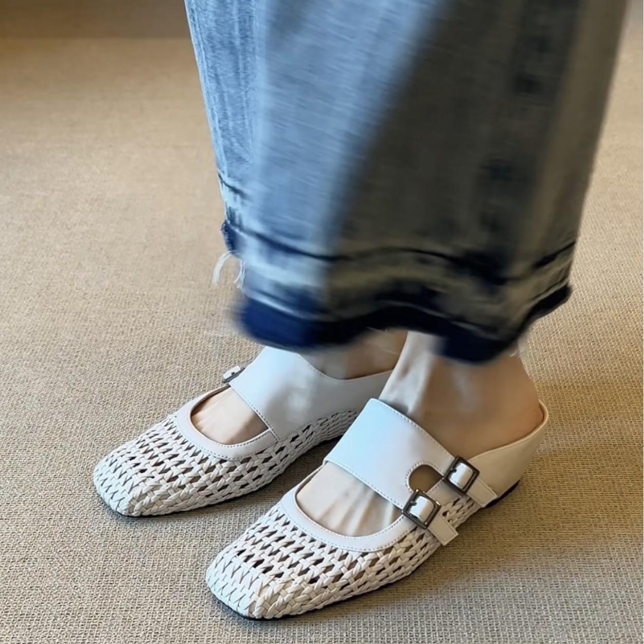 Retro inner height increase cool single shoes women s 25 new hollow high heel thick heel hollow breathable sandals women s summer 42 абрикосовий
Retro inner height increase cool single shoes women s 25 new hollow high heel thick heel hollow breathable sandals women s summer 42 абрикосовий