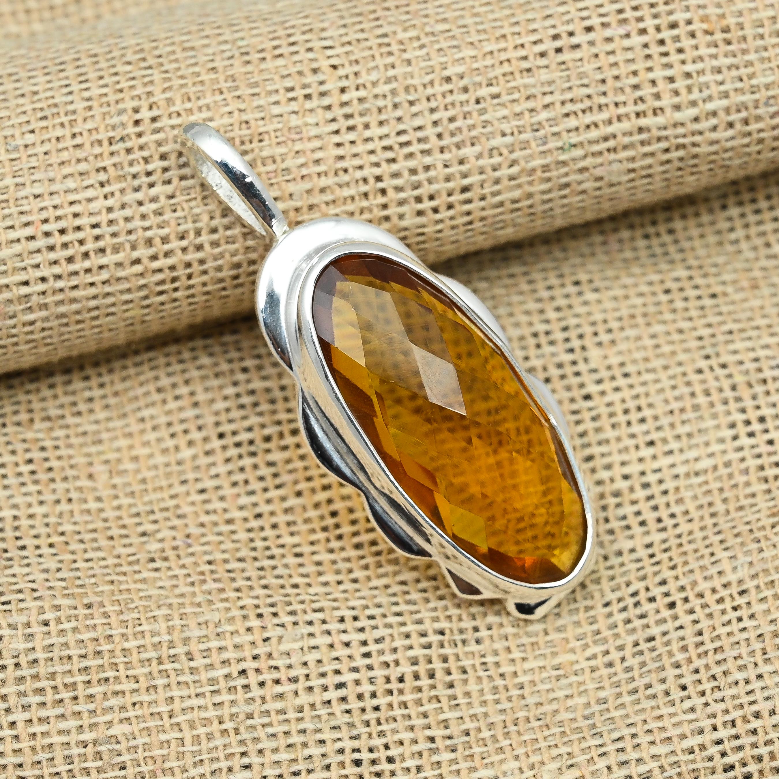 Драгоценный камень цитрин, ювелирные изделия ручной работы, стерлинговое серебро 925 пробы, роскошный кулон для нее 2.08 жёлтый
Драгоценный камень цитрин, ювелирные изделия ручной работы, стерлинговое серебро 925 пробы, роскошный кулон для нее 2.08 жёлтый