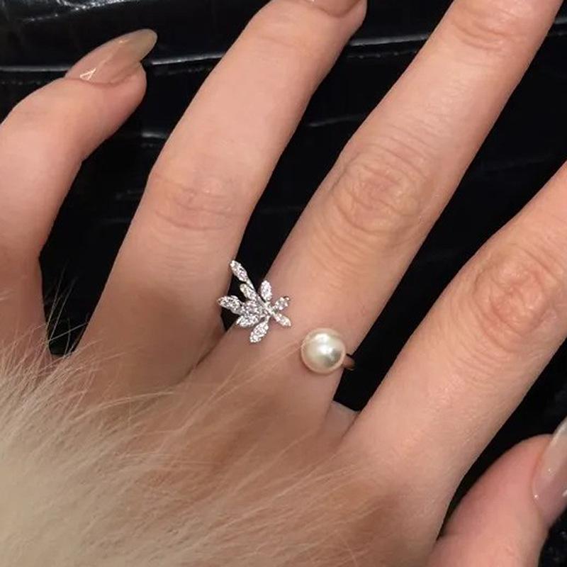 silver 925 inlaid with diamonds bird feather pearl rings for women exquisite and fashion adjustableengagement rings jewelry gift resizable білий
silver 925 inlaid with diamonds bird feather pearl rings for women exquisite and fashion adjustableengagement rings jewelry gift resizable білий