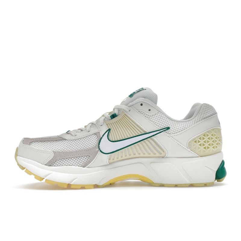 Nike Air Zoom Vomero 5 The Masters Back 9 Collection Unisex Sneakers FN8361-100 EU 40.5
Nike Air Zoom Vomero 5 The Masters Back 9 Collection Unisex Sneakers FN8361-100 EU 40.5