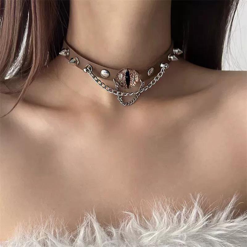 Dark Cross Bead Collarbone Chain Female Heavy Worker Spicy Girl High-end Feeling Sweet Cool Necklace Rivet Hip-hop Accessories 32CM
Dark Cross Bead Collarbone Chain Female Heavy Worker Spicy Girl High-end Feeling Sweet Cool Necklace Rivet Hip-hop Accessories 32CM