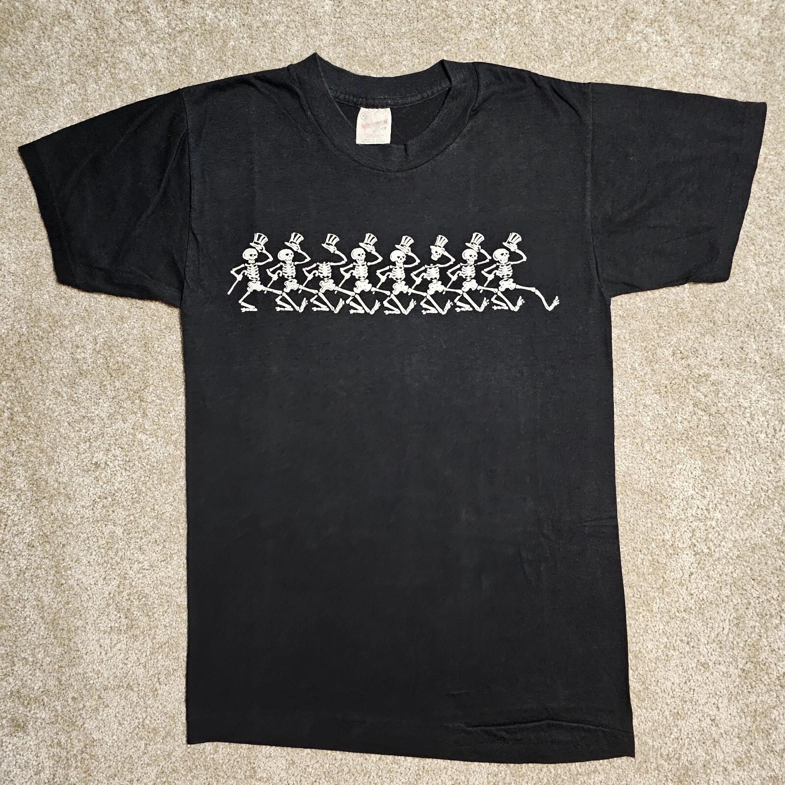 Винтажная футболка Grateful Dead Скелеты 80-х Мужская S / XS 17x25 Группа Панк США Эмо L
Винтажная футболка Grateful Dead Скелеты 80-х Мужская S / XS 17x25 Группа Панк США Эмо L