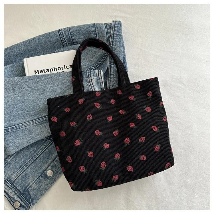 Large Capacity Strawberry-print Shoulder Bag Artistic Cute Underarm Bag with Suitable Work School Commuting Various Occasions. чорний
Large Capacity Strawberry-print Shoulder Bag Artistic Cute Underarm Bag with Suitable Work School Commuting Various Occasions. чорний