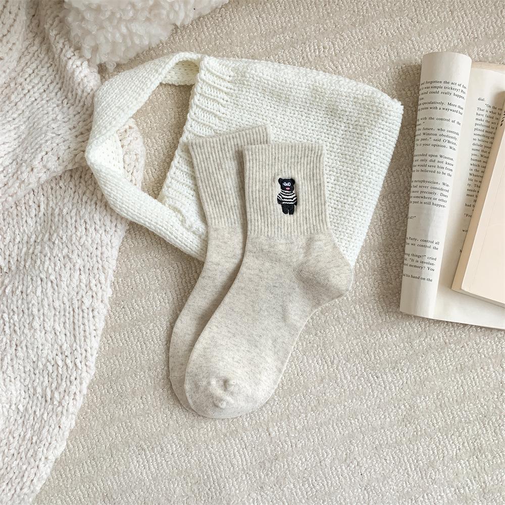 Женские носки Dongdaemun с милой вышивкой в виде маленьких животных из мультфильма, женские хлопковые носки среднего размера, носки-трубы Zhuji Socks Industry One Size
Женские носки Dongdaemun с милой вышивкой в виде маленьких животных из мультфильма, женские хлопковые носки среднего размера, носки-трубы Zhuji Socks Industry One Size