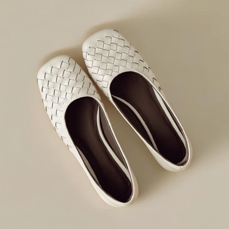 Xiaoxiang evening breeze gentle single shoes women s summer and autumn new shallow mouth single shoes temperament retro Mary Jane shoes woven small le 35 чёрный
Xiaoxiang evening breeze gentle single shoes women s summer and autumn new shallow mouth single shoes temperament retro Mary Jane shoes woven small le 35 чёрный