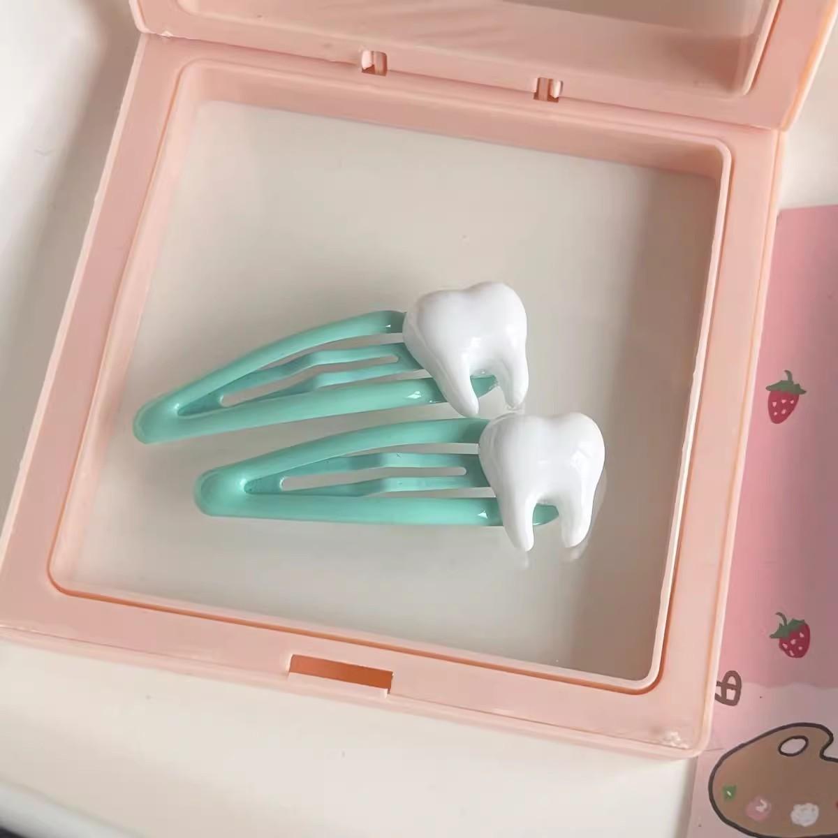 Y2K Simulated Tooth Hairclips Cute BB Bangs Side Barrettes Spicy Girls Harajuku Style Hairpins Green Hair Jewlery Accessories 2pcs зелёный
Y2K Simulated Tooth Hairclips Cute BB Bangs Side Barrettes Spicy Girls Harajuku Style Hairpins Green Hair Jewlery Accessories 2pcs зелёный