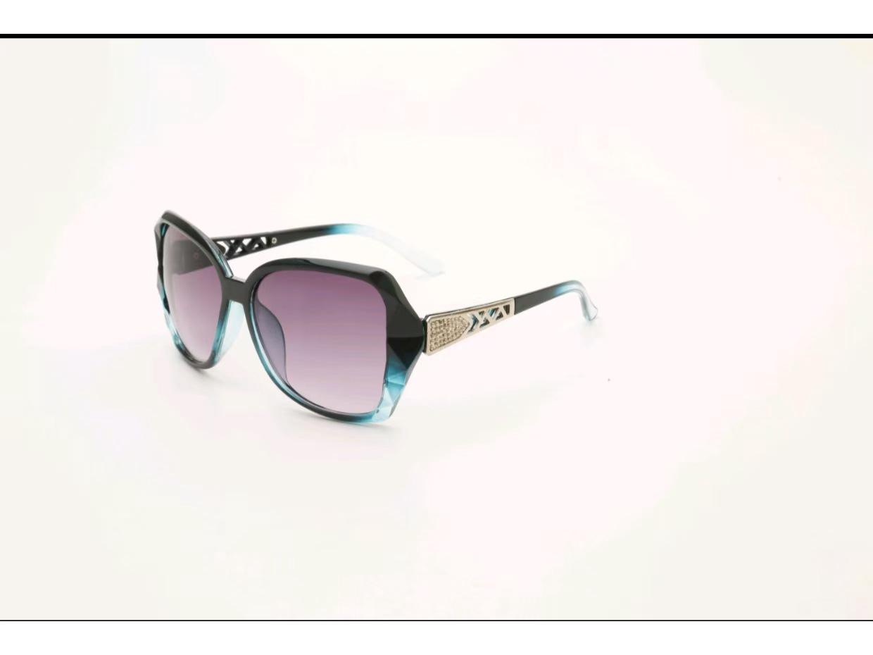 High-End Women s 2024 Anti-UV Sunglasses - Slimming, Trendy Summer Sun Protection
High-End Women s 2024 Anti-UV Sunglasses - Slimming, Trendy Summer Sun Protection