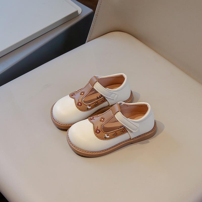 New Girls Princess Leather Shoes Cut-outs Kids Embroidered Shoes Fashion Spring Autumn Children s Flat School Sweet Versatile 24
New Girls Princess Leather Shoes Cut-outs Kids Embroidered Shoes Fashion Spring Autumn Children s Flat School Sweet Versatile 24