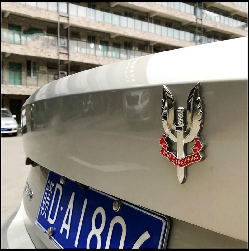 Копировать значок оперативной группы, глава 3D, наклейка на автомобиль, кто осмелится победить, значок летающего крыла и меча, медаль, 3d наклейки на автомобиль серебряный
Копировать значок оперативной группы, глава 3D, наклейка на автомобиль, кто осмелится победить, значок летающего крыла и меча, медаль, 3d наклейки на автомобиль серебряный