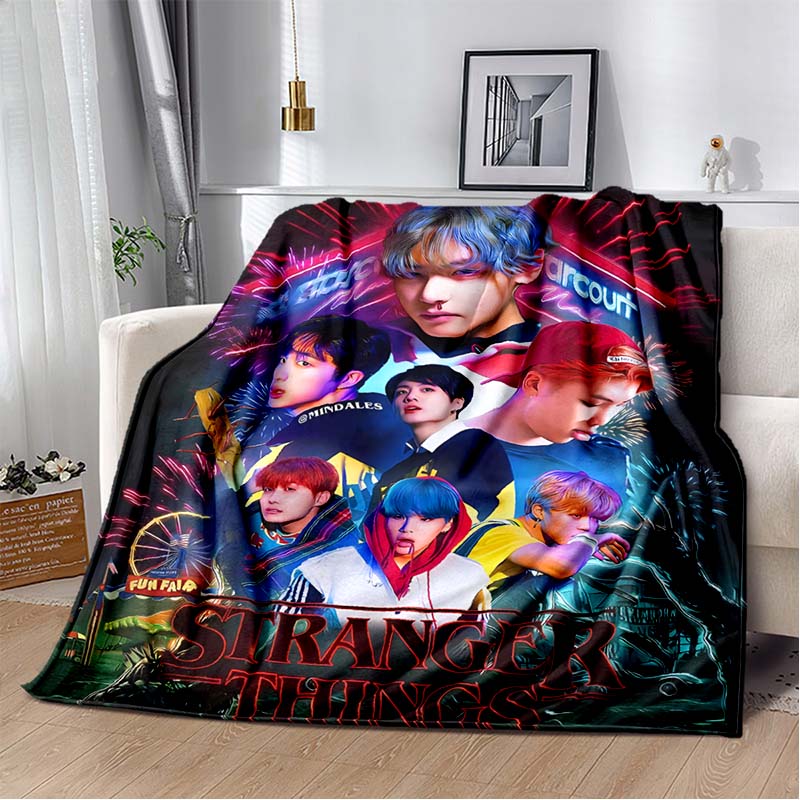 Новейшее K-pop одеяло из флиса с принтом Bangtan Boys, мягкое и теплое одеяло для взрослых и детей, для спальни, дивана, подарок 75x90cm
Новейшее K-pop одеяло из флиса с принтом Bangtan Boys, мягкое и теплое одеяло для взрослых и детей, для спальни, дивана, подарок 75x90cm