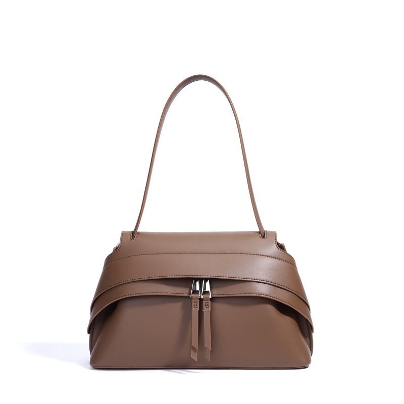 New stylish and simple style shoulder bag trendy design handbag versatile travel saddle bag oblique span bag
New stylish and simple style shoulder bag trendy design handbag versatile travel saddle bag oblique span bag