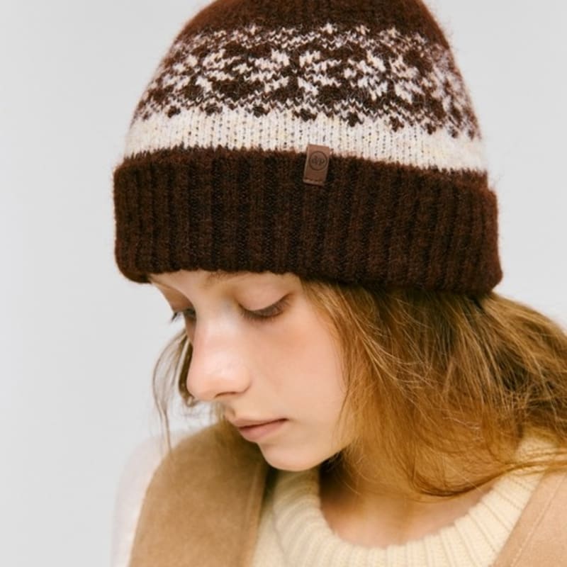 Шапка бини с узором «снежинка» DEPOUND - коричневая Brown
Шапка бини с узором «снежинка» DEPOUND - коричневая Brown