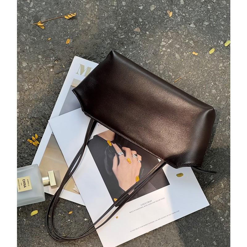 Minimalist Sheepskin Underarm Bag 2026 New Authentic Leather Tote Niche Commuter Stick Portable Shoulder 21x11x13
Minimalist Sheepskin Underarm Bag 2026 New Authentic Leather Tote Niche Commuter Stick Portable Shoulder 21x11x13
