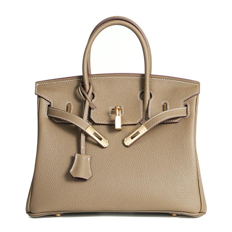 Вощена нитка Того Верхній шар коров ячої шкіри Ручна робота Платинова сумка+шкіра з візерунком лічі Жіноча сумка Пряжка Висококласна сумочка 35x19x28cm Shoulder strap хакі
Вощена нитка Того Верхній шар коров ячої шкіри Ручна робота Платинова сумка+шкіра з візерунком лічі Жіноча сумка Пряжка Висококласна сумочка 35x19x28cm Shoulder strap хакі