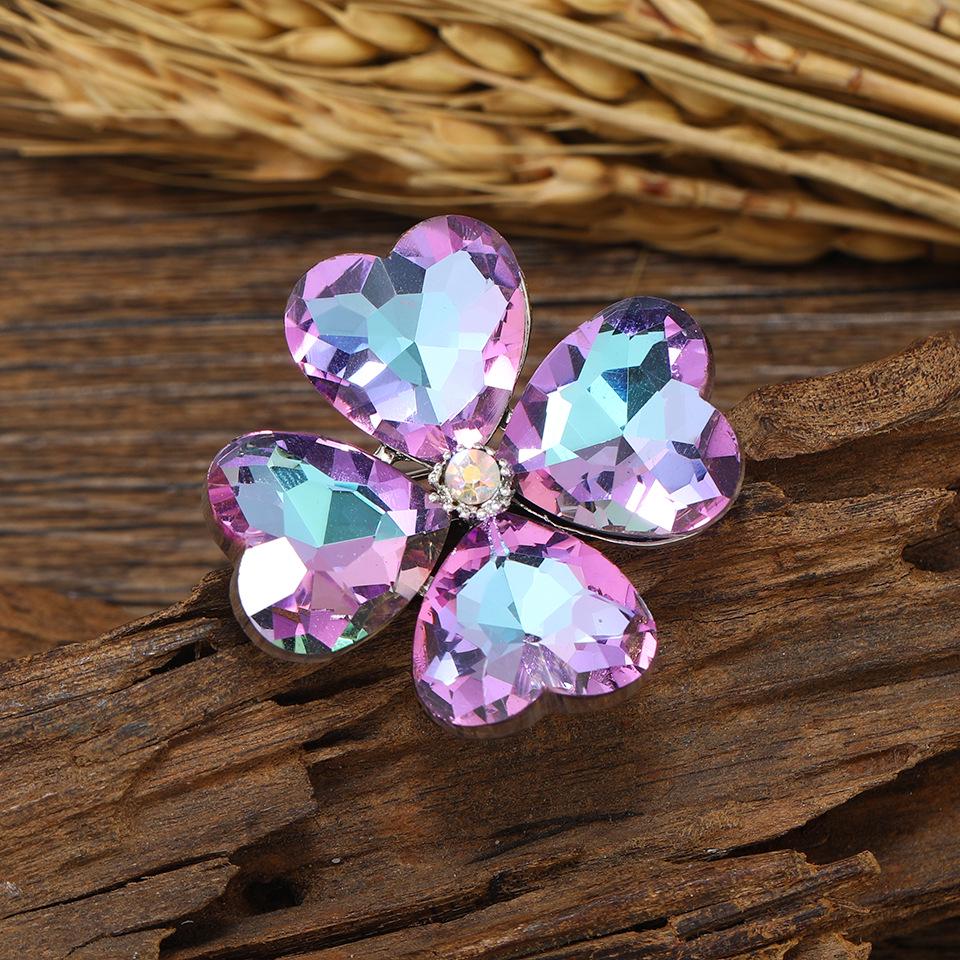 Korean Style Four-Leaf Clover Brooch for Women - Cute Shirt Collar Pin & Simple Coat Accessory
Korean Style Four-Leaf Clover Brooch for Women - Cute Shirt Collar Pin & Simple Coat Accessory