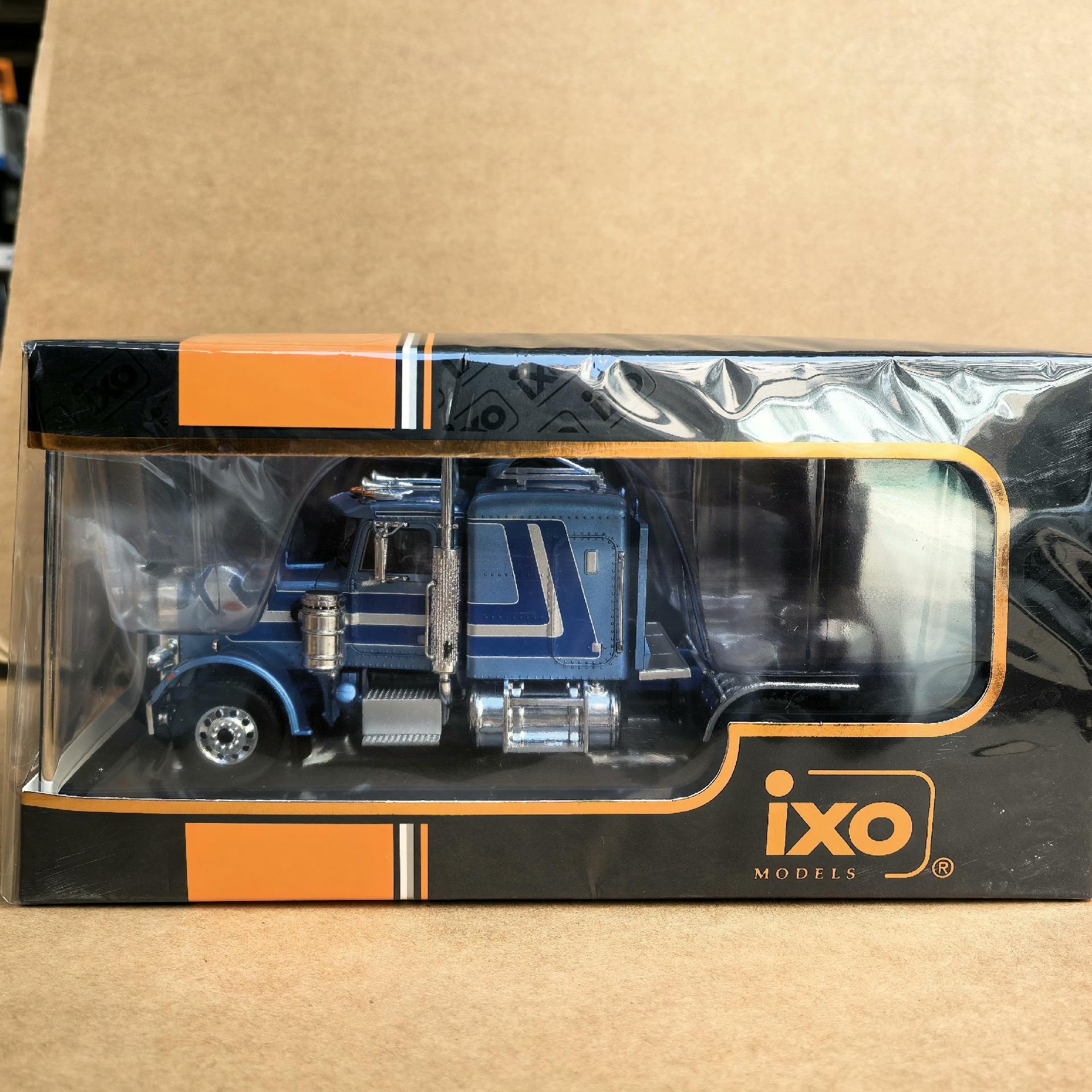 Литье под давлением IXO Масштаб 1/43 PETERBILT Грузовик с прицепом 359 1973 W7 Сплав Модель автомобиля
Литье под давлением IXO Масштаб 1/43 PETERBILT Грузовик с прицепом 359 1973 W7 Сплав Модель автомобиля