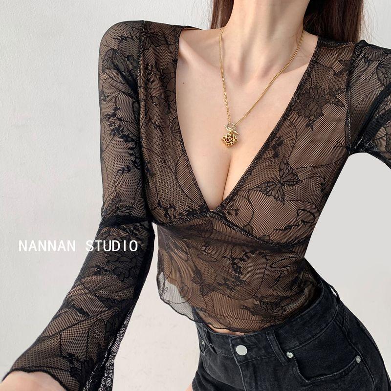 Футболка с низким V-образным вырезом, телесного цвета, с тонкой строчкой, длинным рукавом, кружевная Black S
Футболка с низким V-образным вырезом, телесного цвета, с тонкой строчкой, длинным рукавом, кружевная Black S