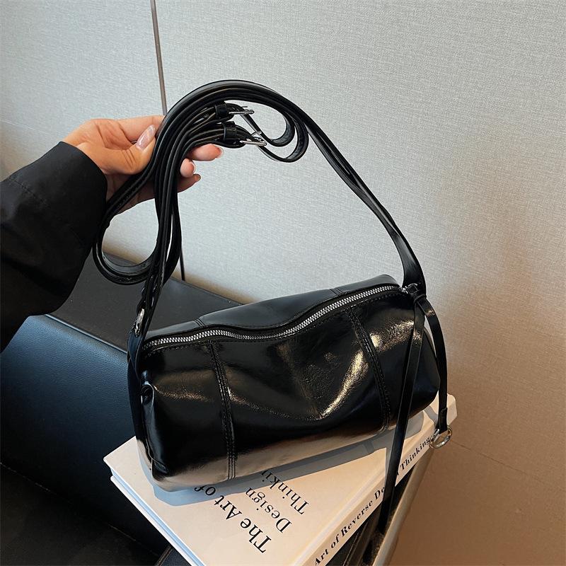 Today s popular high-end pillow bag women s new versatile niche retro fashion shoulder messenger bag чёрный
Today s popular high-end pillow bag women s new versatile niche retro fashion shoulder messenger bag чёрный