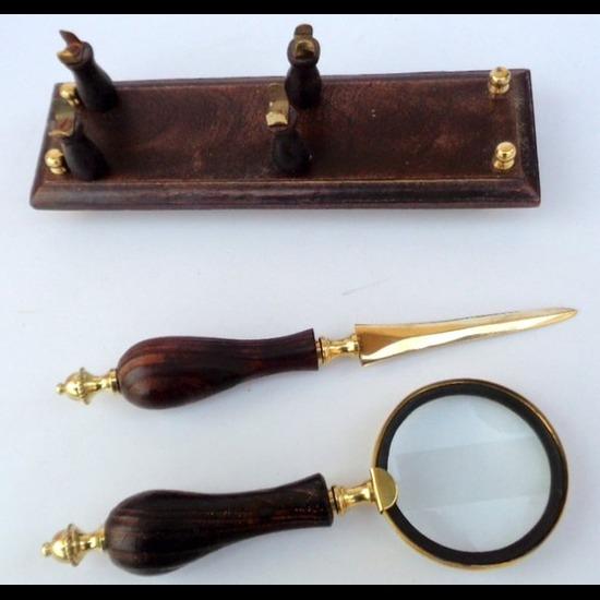 Personalized Brass Magnifying Glass With Stand Letter Opener Marine Gift for desk Christmas Gift M латунний
Personalized Brass Magnifying Glass With Stand Letter Opener Marine Gift for desk Christmas Gift M латунний