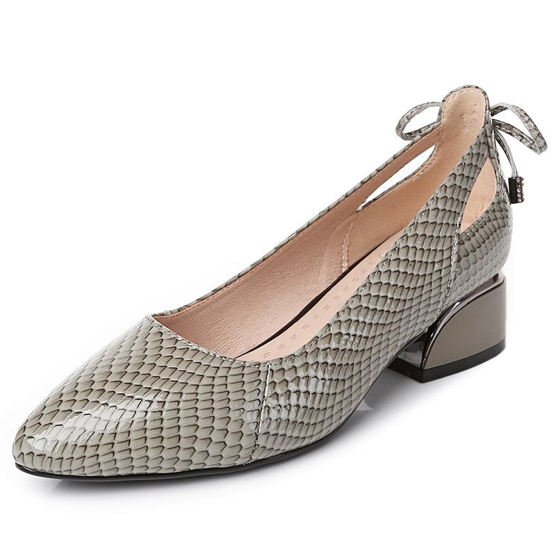 Женские туфли-лодочки из натуральной кожи с острым носком и мелким вырезом, на толстом каблуке, модные весенне-осенние, большого размера 43, туфли для офисной леди 35
Женские туфли-лодочки из натуральной кожи с острым носком и мелким вырезом, на толстом каблуке, модные весенне-осенние, большого размера 43, туфли для офисной леди 35