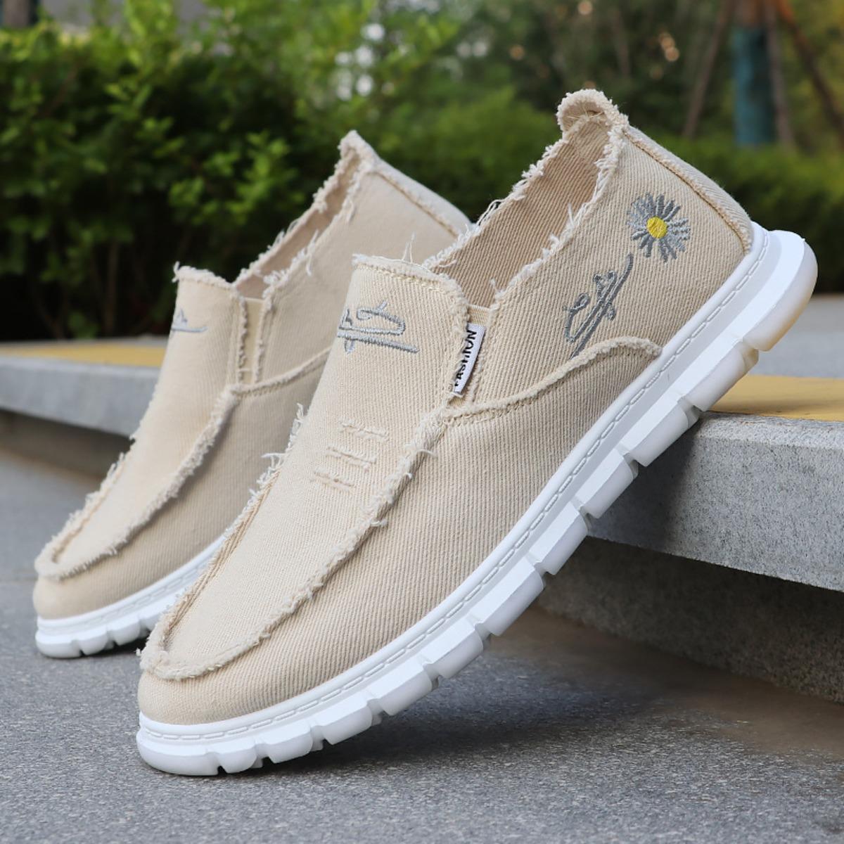 Neutral Style Comfortable Soft Sole Casual Loafers Suitable for Walking in All Seasons, Lightweight and Versatile for Daily Wear, Fashionable Design 39 кавовий
Neutral Style Comfortable Soft Sole Casual Loafers Suitable for Walking in All Seasons, Lightweight and Versatile for Daily Wear, Fashionable Design 39 кавовий