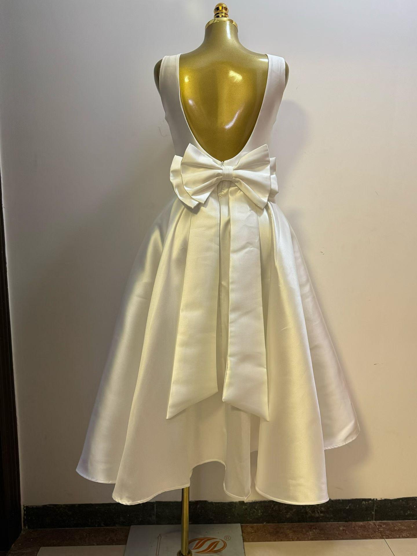European-American Satin Acetate Backless Formal Gown with Wide-Hem and Waist-Cinching Design M белый
European-American Satin Acetate Backless Formal Gown with Wide-Hem and Waist-Cinching Design M белый