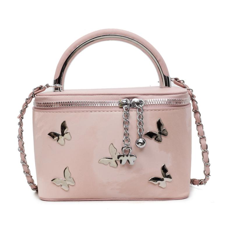 Модная универсальная цепочка маленькая квадратная сумка женская новая популярная сумка-ведро с бабочкой портативная сумка на плечо сумка-мессенджер розовый
Модная универсальная цепочка маленькая квадратная сумка женская новая популярная сумка-ведро с бабочкой портативная сумка на плечо сумка-мессенджер розовый