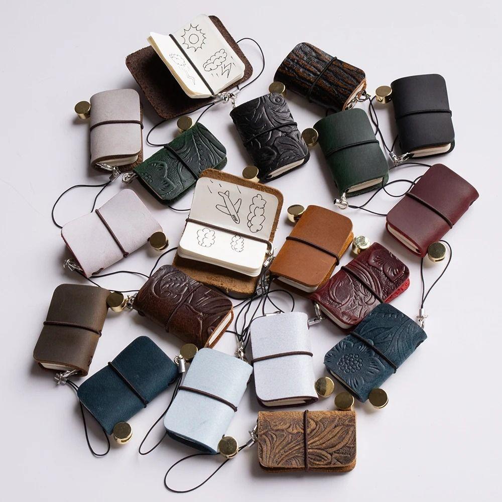 Hardcover Pocket Notebook Leather Miniature Travelers Notebook Ultra Mini Notebook Diary Write темно-зелений колір
Hardcover Pocket Notebook Leather Miniature Travelers Notebook Ultra Mini Notebook Diary Write темно-зелений колір