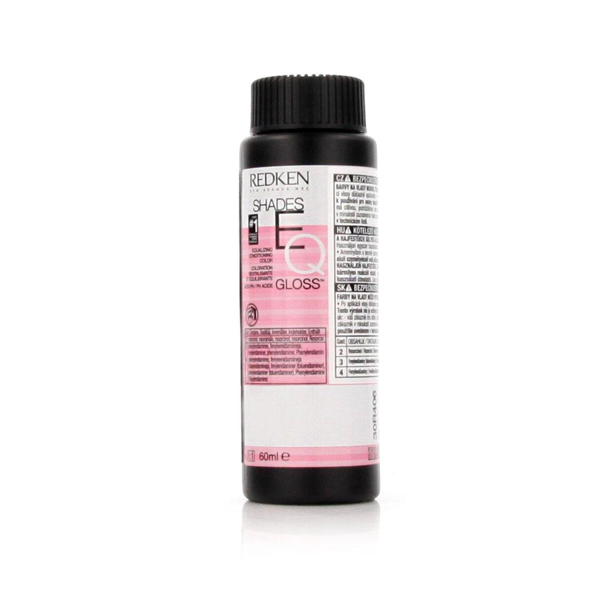 Полуперманентная краска для волос Redken Shades EQ Gloss 03R Scarlet (60 мл) TU прозрачный
Полуперманентная краска для волос Redken Shades EQ Gloss 03R Scarlet (60 мл) TU прозрачный