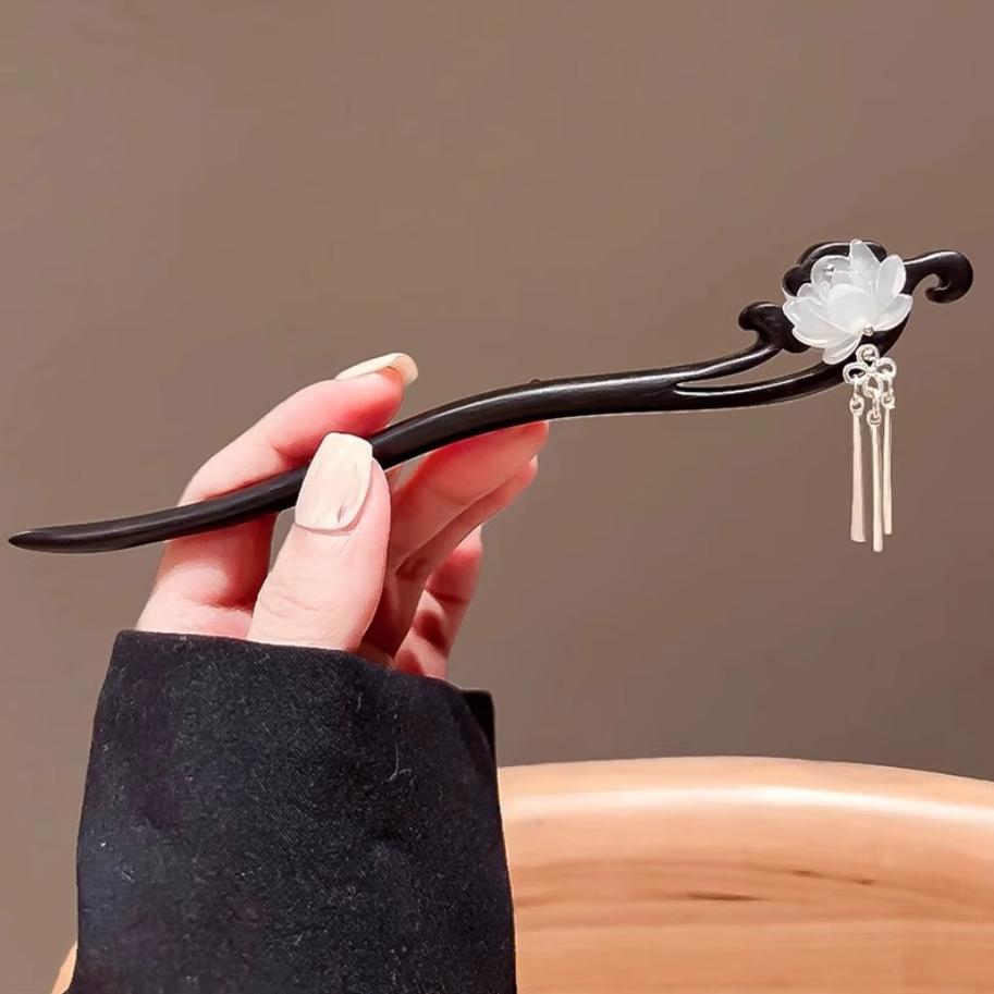 Retro Red Flower Wooden Hair Stick For Women 2025 New Year Hanfu Beads Tassel Hairpin Chinese Style Hair Fork Hanfu Accessories
Retro Red Flower Wooden Hair Stick For Women 2025 New Year Hanfu Beads Tassel Hairpin Chinese Style Hair Fork Hanfu Accessories