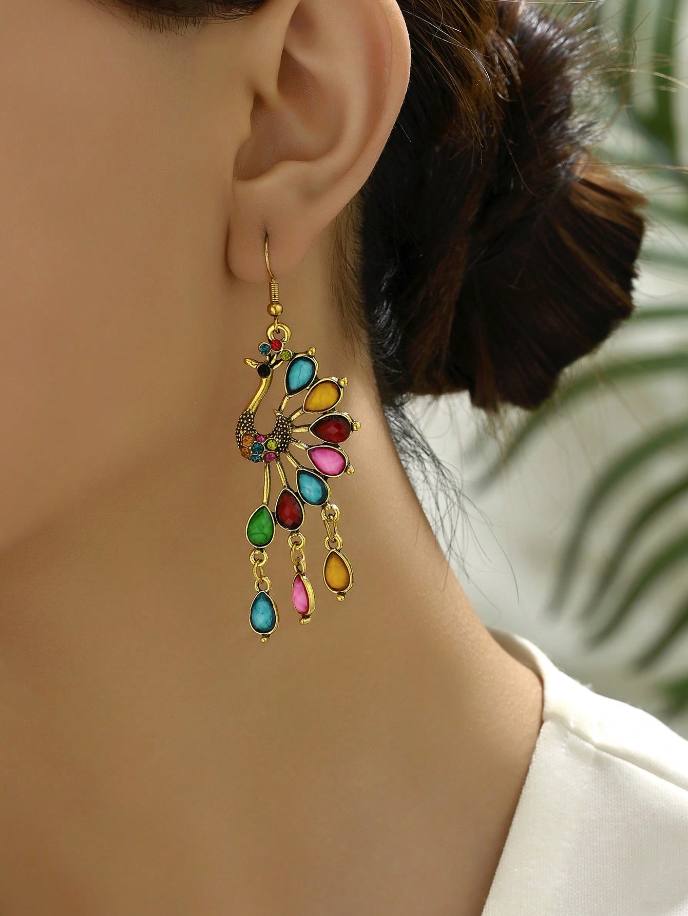 1 пара гламурных элегантных красочных страз с кисточками в виде павлина, висячие серьги, модный повседневный стиль средневековья, элегантный изысканный дворец, висячие на ветру
1 пара гламурных элегантных красочных страз с кисточками в виде павлина, висячие серьги, модный повседневный стиль средневековья, элегантный изысканный дворец, висячие на ветру