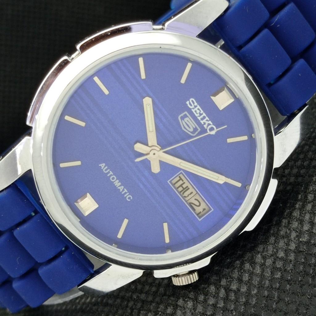 REFURBISHED VINTAGE SEIKO 5 AUTOMATIC JAPAN MENS D/D BLUE WATCH 588a-a310210-9 SKU588a-a310210
REFURBISHED VINTAGE SEIKO 5 AUTOMATIC JAPAN MENS D/D BLUE WATCH 588a-a310210-9 SKU588a-a310210