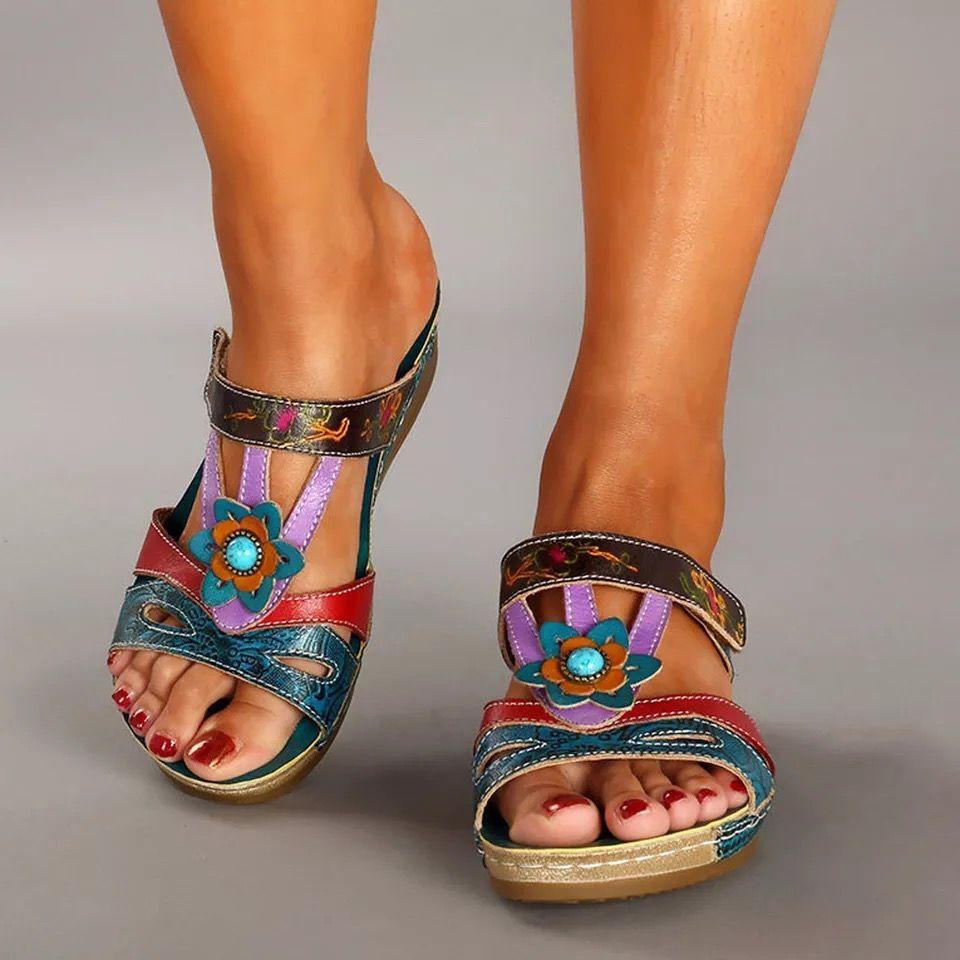 Summer new ethnic wind rhinestone slope heel cool slippers women wish independent station large size flower flat sandals 43
Summer new ethnic wind rhinestone slope heel cool slippers women wish independent station large size flower flat sandals 43