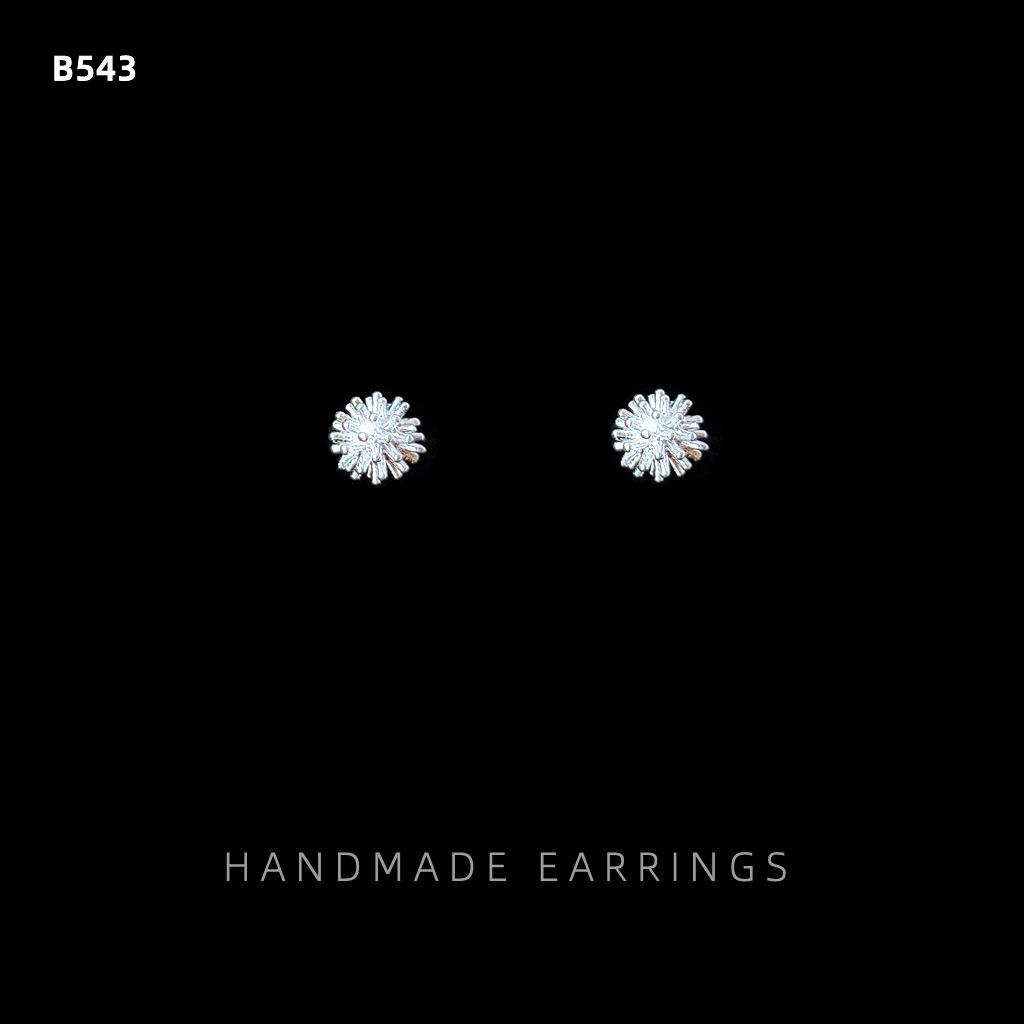 Bright eyes 925 silver needles silver mini versatile simple and elegant small stud earrings, no need to take off earrings when sleeping
Bright eyes 925 silver needles silver mini versatile simple and elegant small stud earrings, no need to take off earrings when sleeping