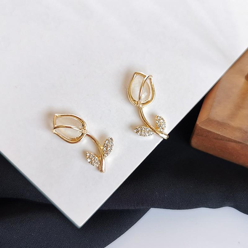 New Korean Hot Fashion Jewelry Fresh Cute Hook Drop Oil Flower Stud Earrings Crystal Earring For Women Party Jewelry Gift
New Korean Hot Fashion Jewelry Fresh Cute Hook Drop Oil Flower Stud Earrings Crystal Earring For Women Party Jewelry Gift