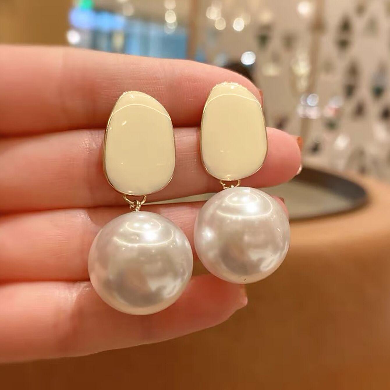 Simple Temperament Pink Enamel Imitation Pearl Dangle Earrings for Women Gold Tone Drop Stud Earrings Party Dating Jewelry Gifts бежевий
Simple Temperament Pink Enamel Imitation Pearl Dangle Earrings for Women Gold Tone Drop Stud Earrings Party Dating Jewelry Gifts бежевий