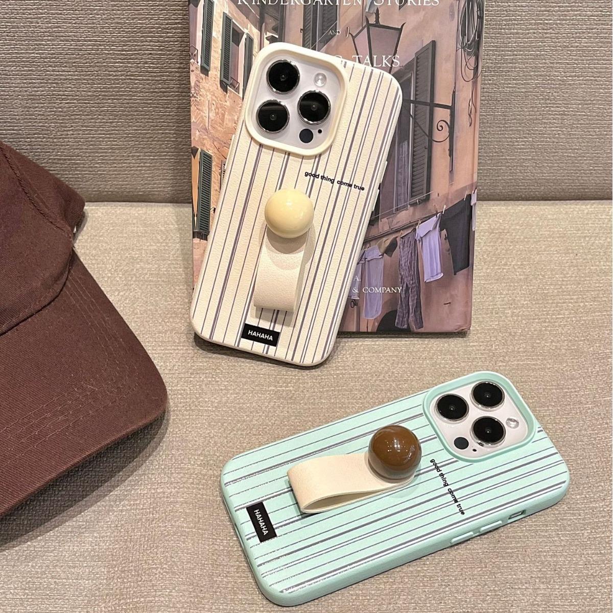 The Leather Texture Black and White Striped Ring Clasp Is Suitable for Apple 16promax Creative Phone Cases 14/12 for Women 13/15 Apple xs
The Leather Texture Black and White Striped Ring Clasp Is Suitable for Apple 16promax Creative Phone Cases 14/12 for Women 13/15 Apple xs
