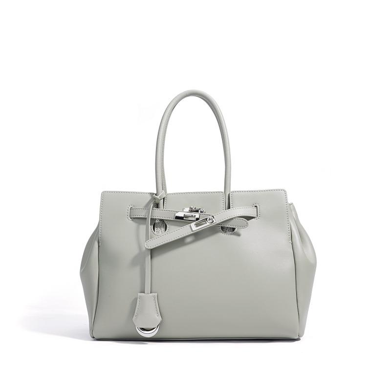 Women s new tote briefcase large capacity tote bag portable leather commuter versatile niche women s bag
Women s new tote briefcase large capacity tote bag portable leather commuter versatile niche women s bag