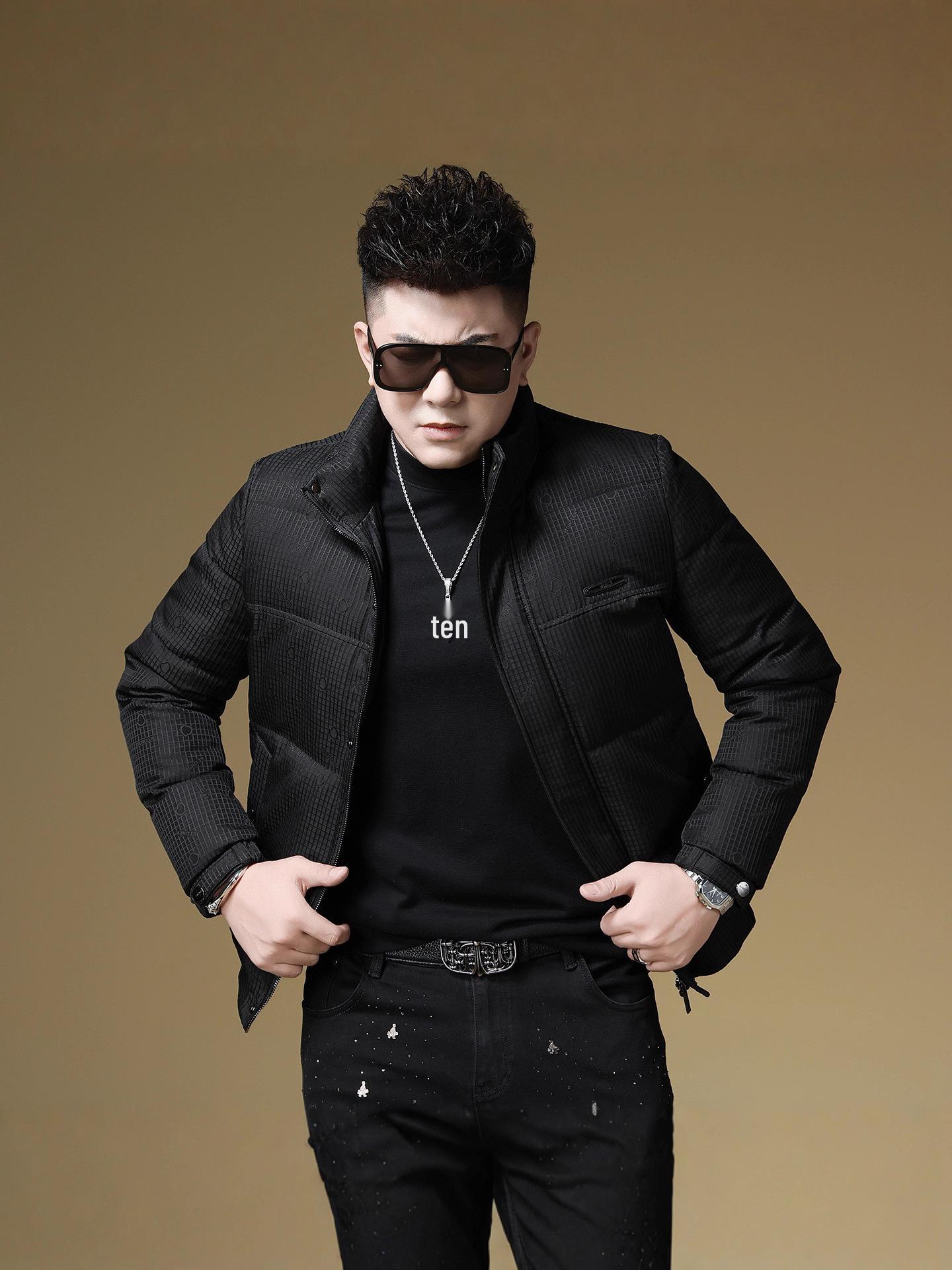 Men s Trendy 2025 Winter Windproof White Duck Down Jacket with Stand Collar M чорний
Men s Trendy 2025 Winter Windproof White Duck Down Jacket with Stand Collar M чорний