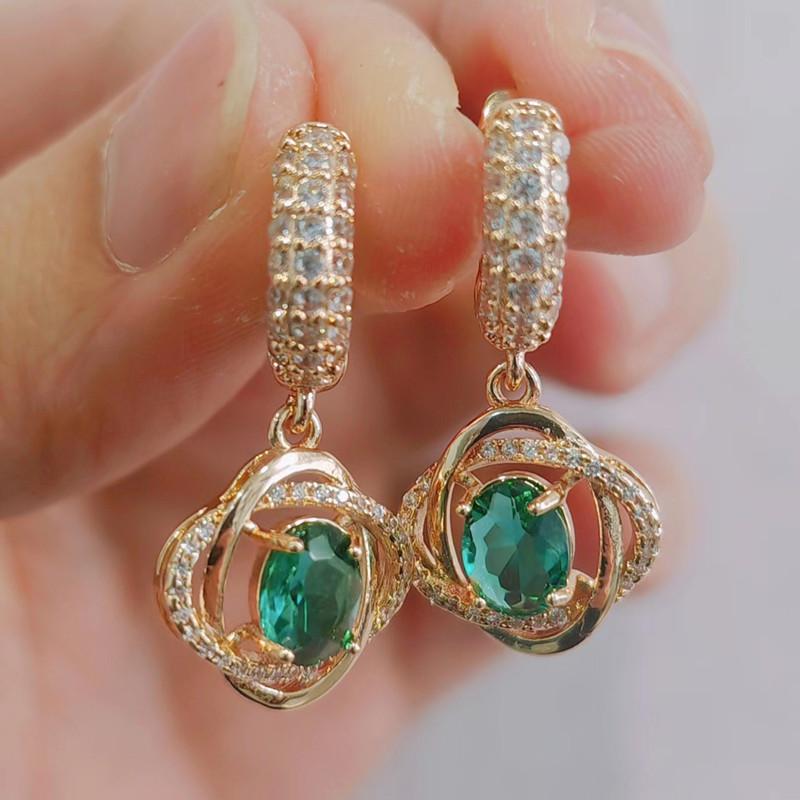 Новые роскошные серьги-капли с цирконами и цветами для женщин, модные серьги золотого цвета, ювелирные изделия, аксессуары для вечеринок золотой
Новые роскошные серьги-капли с цирконами и цветами для женщин, модные серьги золотого цвета, ювелирные изделия, аксессуары для вечеринок золотой