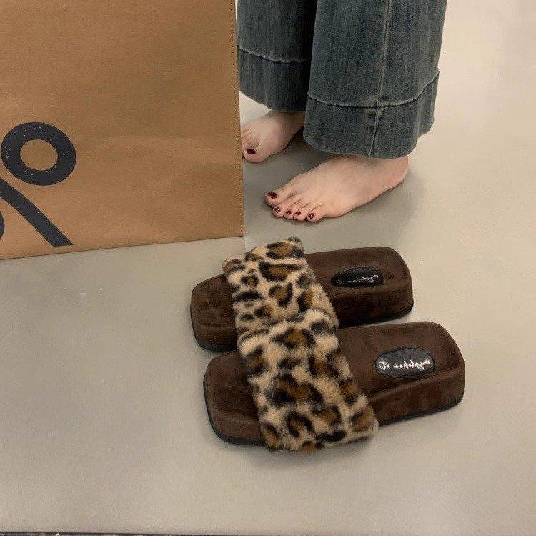 2024 autumn and winter new thick-bottomed square head lazy hairy slippers wear warm and comfortable versatile Internet celebrity slippers women 40 леопардовий
2024 autumn and winter new thick-bottomed square head lazy hairy slippers wear warm and comfortable versatile Internet celebrity slippers women 40 леопардовий