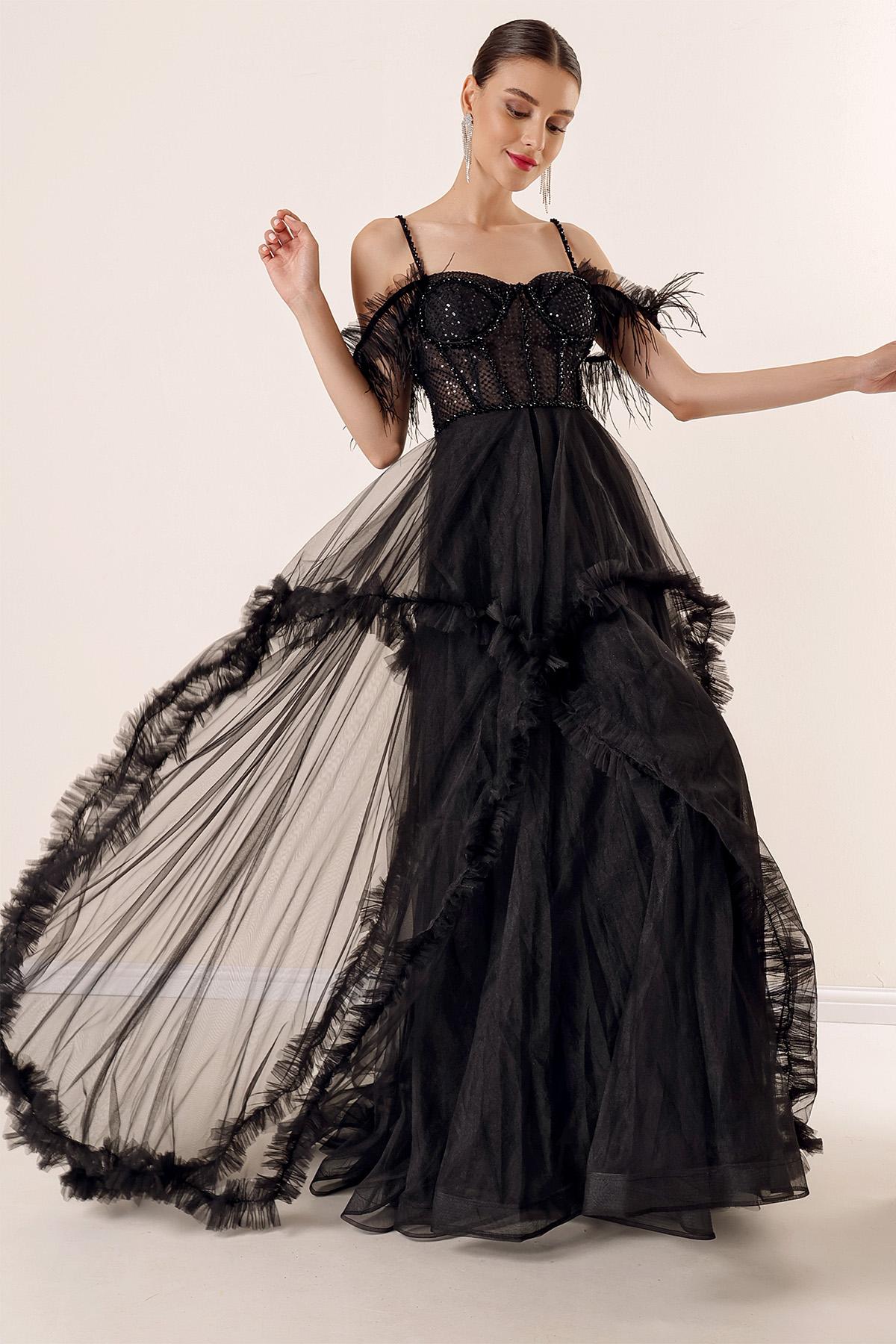 Вечернее платье из тюля с низкой талией и оборками из бисера XL чёрный
Вечернее платье из тюля с низкой талией и оборками из бисера XL чёрный