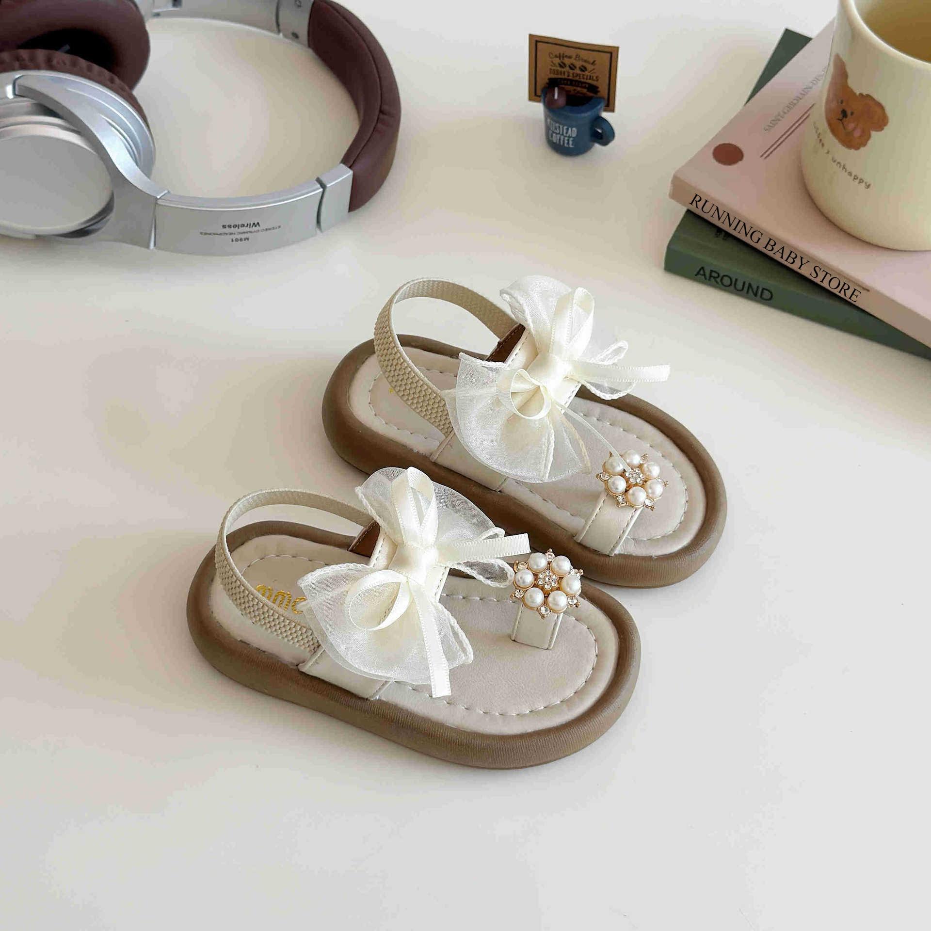 Designer Ribbons Sandals for Girls Beaded Flip Flop Evening Party Dress Shoes Tulle Bow-tie Child Shoes Girl Sandal I06034 21 бежевий
Designer Ribbons Sandals for Girls Beaded Flip Flop Evening Party Dress Shoes Tulle Bow-tie Child Shoes Girl Sandal I06034 21 бежевий