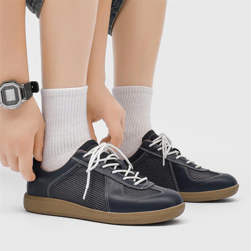 2025 new Korean version of casual German training shoes retro splicing soft surface comfortable casual versatile small leather shoes 51919-J 46 фіолетовий
2025 new Korean version of casual German training shoes retro splicing soft surface comfortable casual versatile small leather shoes 51919-J 46 фіолетовий