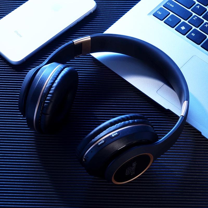 HD-200 Noise-Cancelling Over-Ear Wireless Bluetooth Headset with Heavy Bass чорний
HD-200 Noise-Cancelling Over-Ear Wireless Bluetooth Headset with Heavy Bass чорний