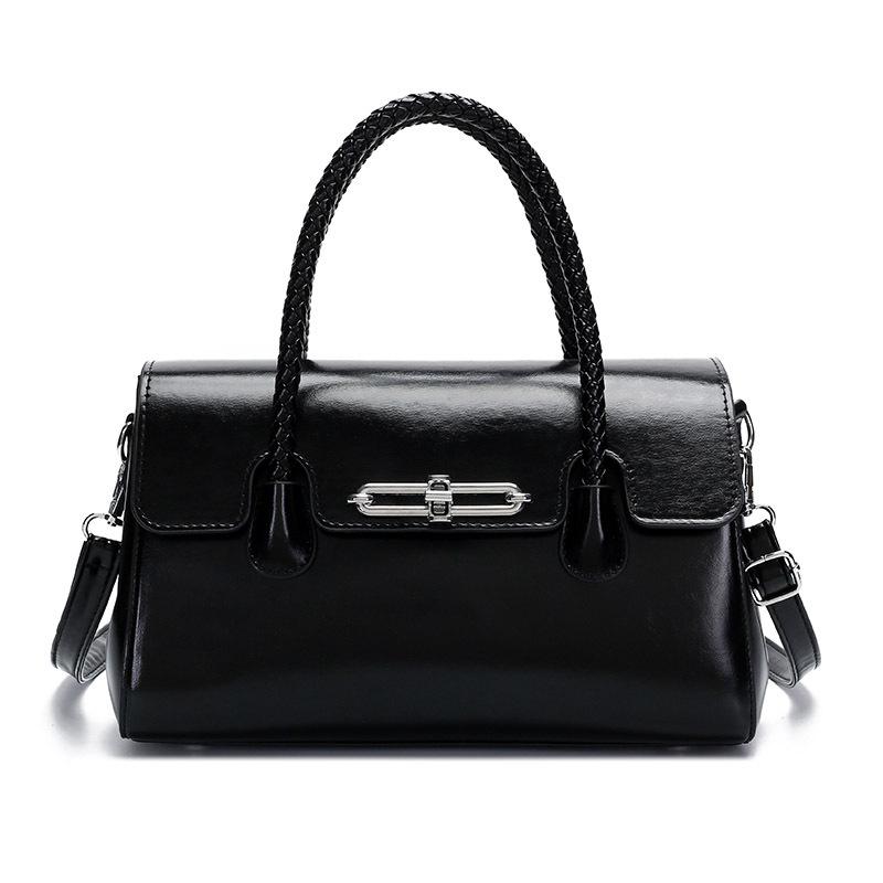 Simple and Elegant Style, Large Capacity, Fashionable, Simple and Atmospheric, One Shoulder Crossbody Bag, Hand-held Women s Bag
Simple and Elegant Style, Large Capacity, Fashionable, Simple and Atmospheric, One Shoulder Crossbody Bag, Hand-held Women s Bag