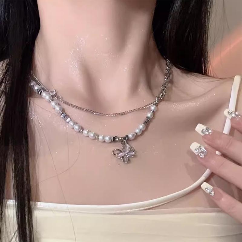 Двухслойное ожерелье с бабочкой и жемчугом для женщин и девочек, улучшенное чувство, сладкая ключичная цепочка, ювелирные изделия, аксессуары, подарки onesize
Двухслойное ожерелье с бабочкой и жемчугом для женщин и девочек, улучшенное чувство, сладкая ключичная цепочка, ювелирные изделия, аксессуары, подарки onesize