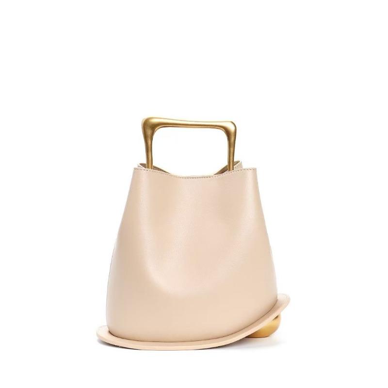 Новая женская сумка из кожи с тиснением под крокодила, портативная сумка-мессенджер, легкая роскошная металлическая ручка + декоративный металлический шар, модная женская сумка 26*21*14cm
Новая женская сумка из кожи с тиснением под крокодила, портативная сумка-мессенджер, легкая роскошная металлическая ручка + декоративный металлический шар, модная женская сумка 26*21*14cm