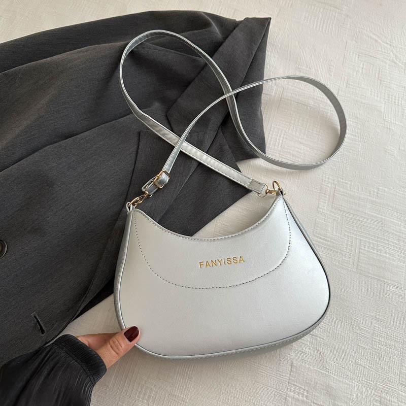 Chic Pu Leather Crescent Bag For Daily Use Available In Black And Brown Colors срібний
Chic Pu Leather Crescent Bag For Daily Use Available In Black And Brown Colors срібний