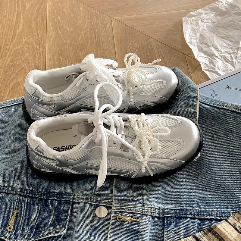 Trend pearl retro white platform training shoes women s 2025 new spring casual versatile Forrest Gump sports shoes 40 срібний
Trend pearl retro white platform training shoes women s 2025 new spring casual versatile Forrest Gump sports shoes 40 срібний